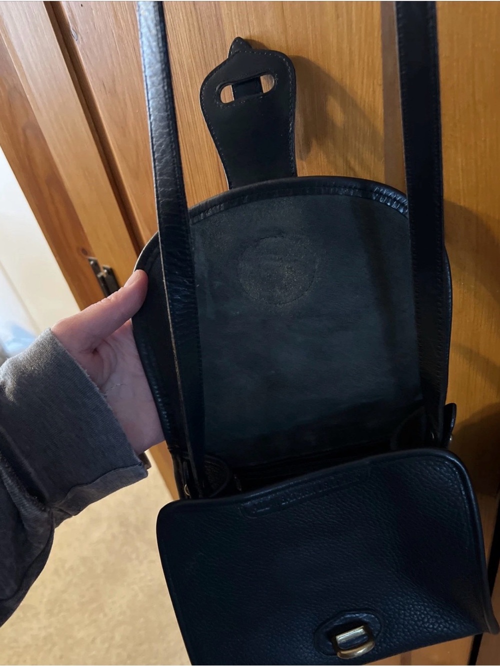 Dooney Bourke Vintage Essex All Weather Pebbled Leather Crossbody Bag Black  EUC - Picture 14 of 14